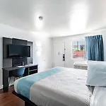 Motel 6 Tampa Near Fairgrounds - Casino